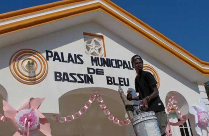 Haïti/ corruption. Le maire assesseur de Bassin bleu Farnasse Cicéron dénonce la mauvaise gestion de la mairie