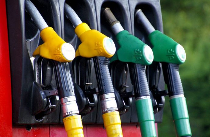 L’augmentation du prix de l’essence est-ce une nécessité absolue?