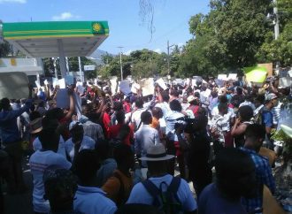 Sit-in Petrochallenge: Des politiciens pourchassés