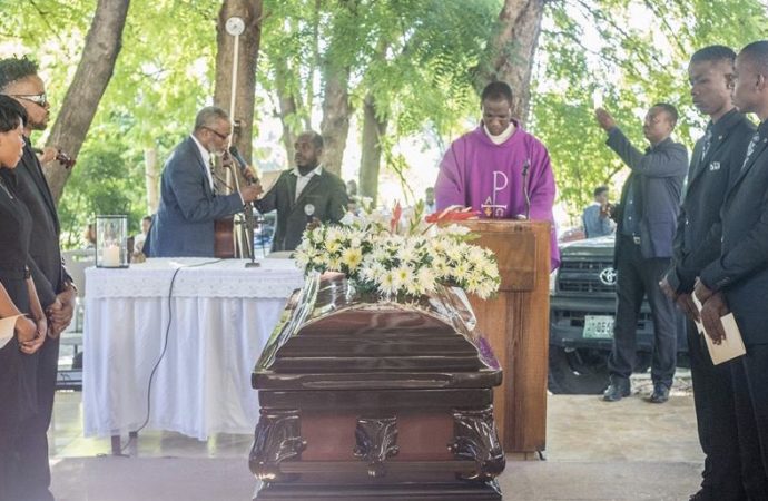 Haïti-Nécrologie: Roody Roodboy enterre sa mère