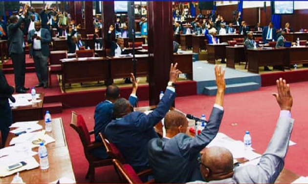 La chambre des députés a voté une loi augmentant le salaire minimum des entreprises industrielles et commerciales.