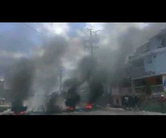 Au Cap-Haïtien, des manifestants s’en prennent aux institutions commerciales et scolaires