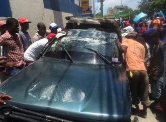 Un véhicule de transport en commun attaqué par des manifestants, 2 blessés à déplorer