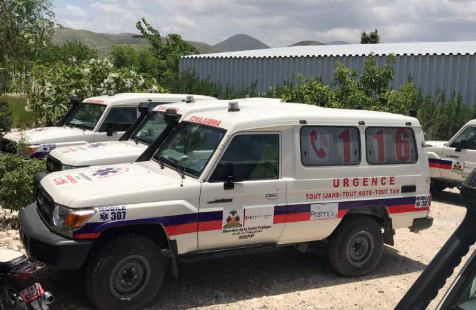 Le réseau ambulancier de l’Artibonite désormais doté de 9 nouvelles ambulances