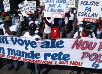 Haïti-Protestation: Des policiers marchent actuellement dans les rues