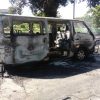 Un minibus incendié à  l’Avenue Magny