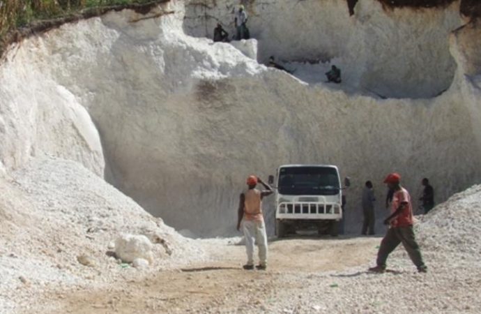 Miragoâne: Six personnes perdent la vie dans l’effondrement d’une mine de sable