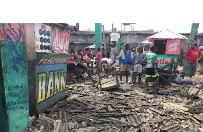 Port-de-Paix: effondrement du toit d’un marché public, un mort et 5 blessés graves