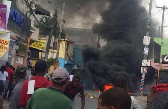 Suspension des élections: des heurts éclatent en République Dominicaine