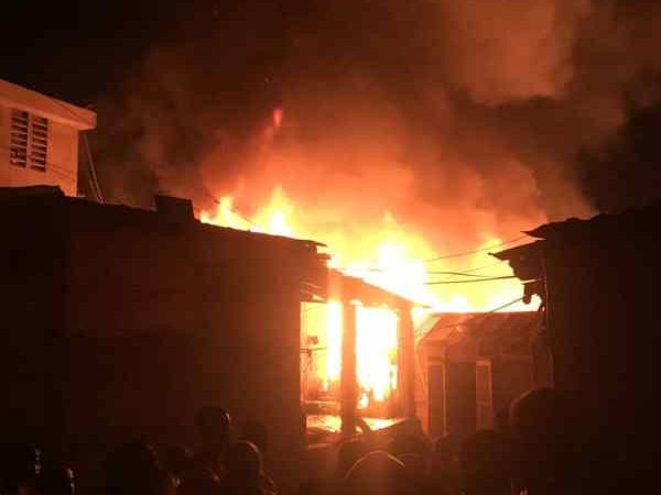 Bel-air: Huit maisonnettes détruites dans les flammes