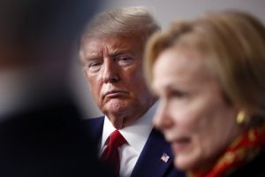 Les deux prochaines semaines seront «très très douloureuses», prévient Trump