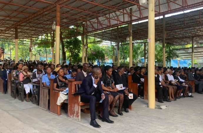 Haïti-Nécrologie: parents et amis rendent un dernier hommage à Tòm Malè