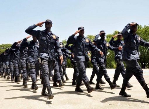 Des policiers envisagent de manifester pour réclamer leurs arrièrés de salaire