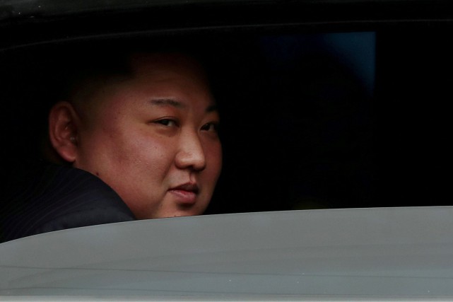 Kim Jong-un fait sa première sortie publique, met fin aux rumeurs