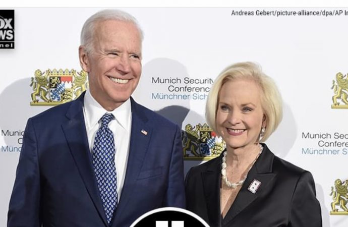 Cindy McCain, épouse du regretté sénateur du John McCain, soutient Joe Biden