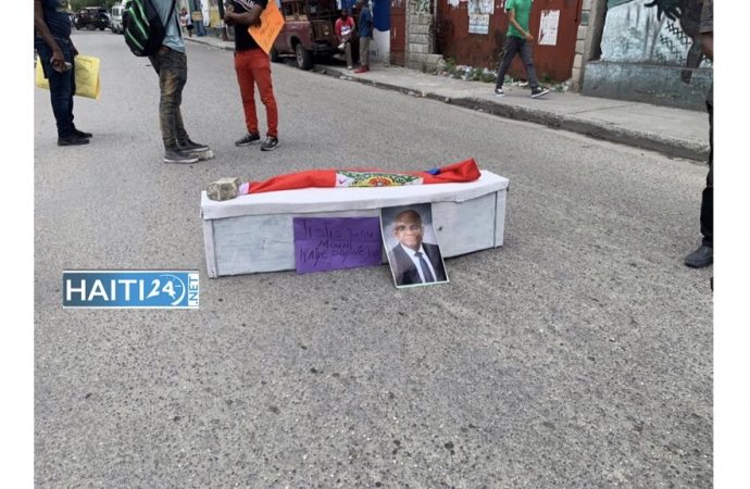 Assassinat de Me Dorval: des étudiants de la FDSE organisent des funérailles symboliques