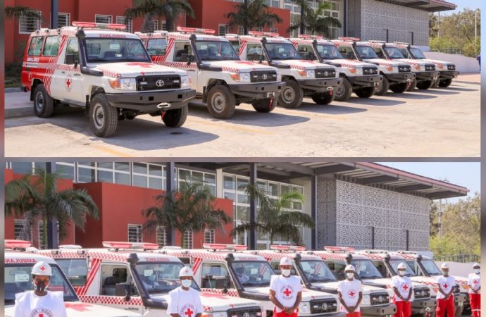 Haïti reçoit cinq ambulances équipées de la Croix-Rouge chinoise