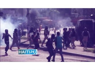 Mobilisation antigouvernementale : les manifestants gazés, des journalistes blessés