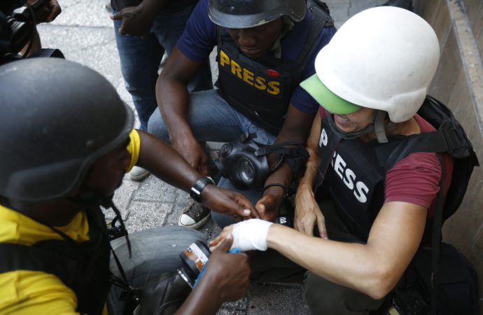 Brutalité policière à l’encontre des journalistes : L’IGPNH prétend ouvrir une enquête