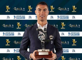 Ronaldo élu meilleur footballeur de 2020 en Italie