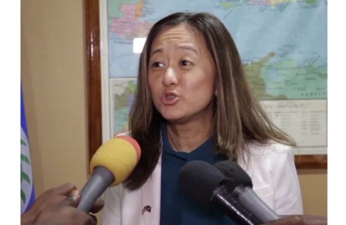 Crise politique : L’assistante du secrétaire d’État américain, Julie Chung, appelle au dialogue