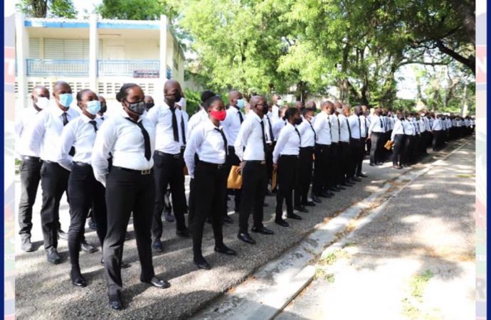 640 aspirants policiers dont 133 femmes reçus à l’École Nationale de Police