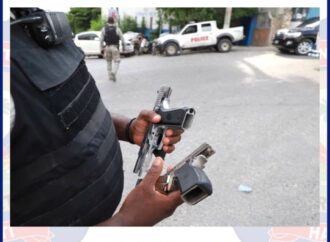Deux armes à feu saisies, des véhicules et des motos confisqués, un individu interpellé par la police