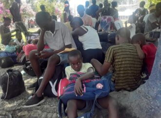 Affrontements entre gangs armés : des habitants de Martissant se réfugient sur la place publique de Fontamara 43