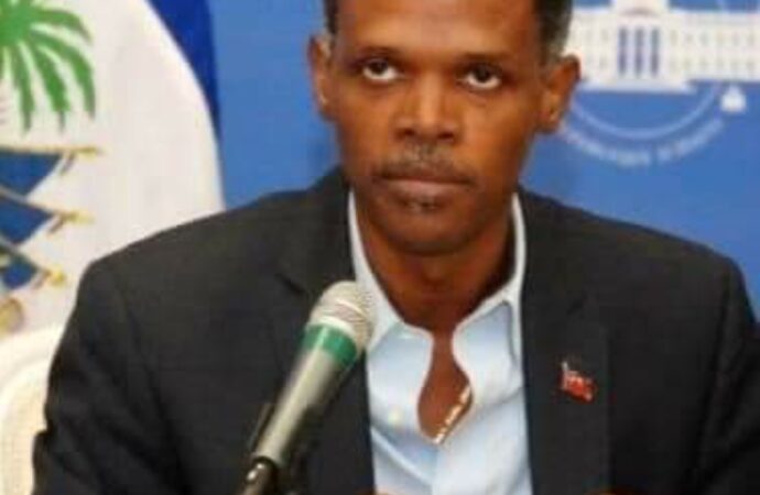 « Seule la population haïtienne aura à décider de son destin à travers un référendum », insiste Mathias Pierre