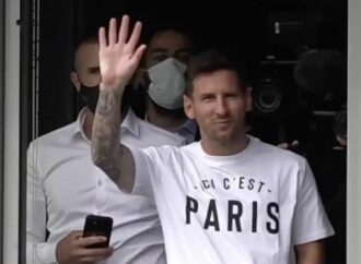 Sport: Messi accueilli en roi à Paris