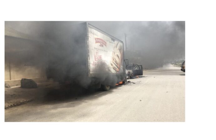 Croix-des-bouquets : plusieurs véhicules incendiés par les “400 mawozo”