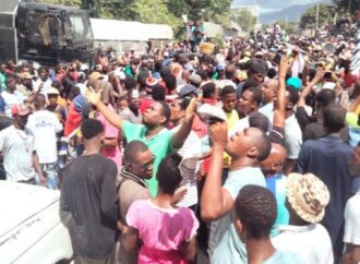 Protestation : Des proches de Fanmi Lavalas réclament Jean-Bertrand Aristide à la tête de la Transition