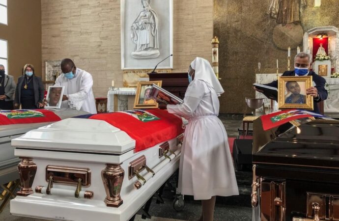 Les funérailles de 11 Haïtiennes, décédées dans un bateau ont eu lieu près de Porto Rico