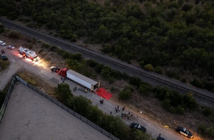 États-Unis : 46 migrants au moins retrouvés morts dans un camion au Texas