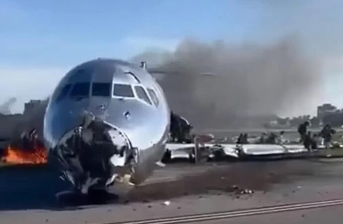 Un avion a pris feu à l’aéroport de Miami