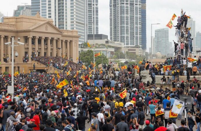 Sri Lanka: Face à la colère des manifestants, le président Gotabaya Rajapaksa fuit son palais