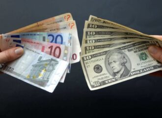 Économie : Un euro vaut désormais un dollar américain