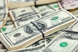 Face à la montée vertigineuse du dollar, la BRH injecte 8 millions de dollars sur le marché financier