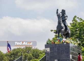 Champ-de-Mars : Profané par des militants de AAA, le monument de Jean-Jacques Dessalines restauré par des citoyens
