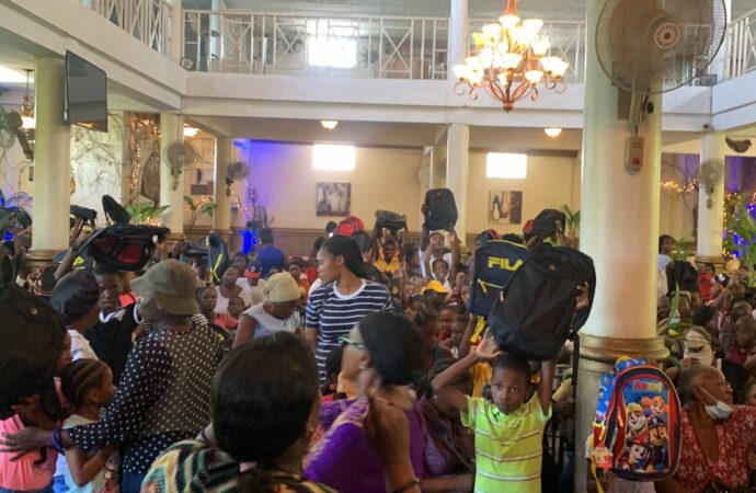 Rentrée scolaire : Collectif Catherine Flon, « Fanm Reveye » et « Fanm Angaje Pou Ayiti » accompagnent les femmes et les enfants