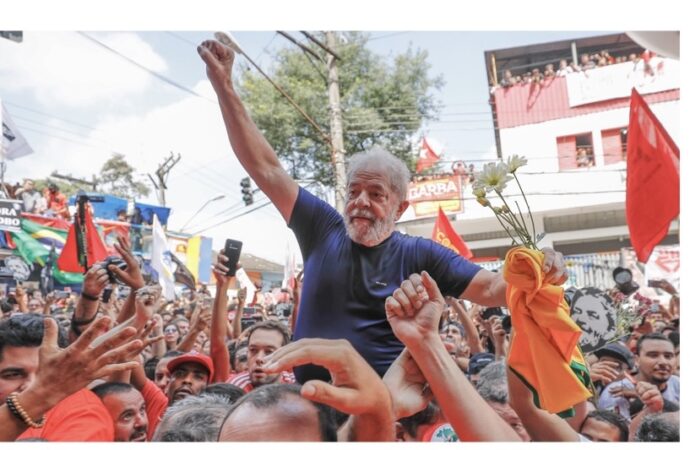Brésil : de la prison à la présidence, Lula bénéficie d’un 3e mandat