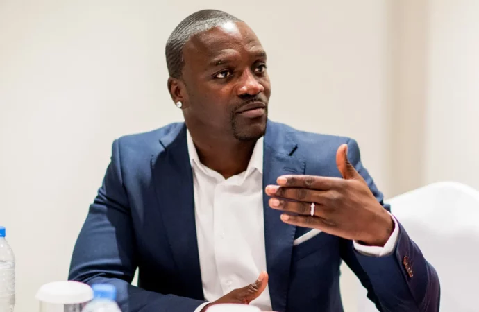 Akon : « Dieu a créé 15 femmes pour un homme »