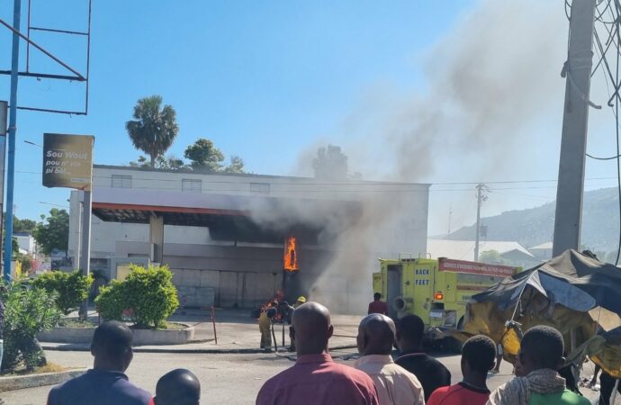 Incendie dans une pompe à essence à Carrefour “Ti Fou”