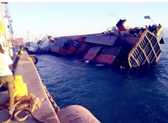 Port Lafito : Naufrage d’un navire transportant 72 conteneurs appartenant à Deka Group