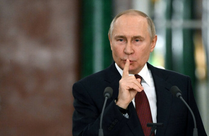 Guerre en Ukraine : mandat d’arrêt émis par la CPI contre le président Poutine