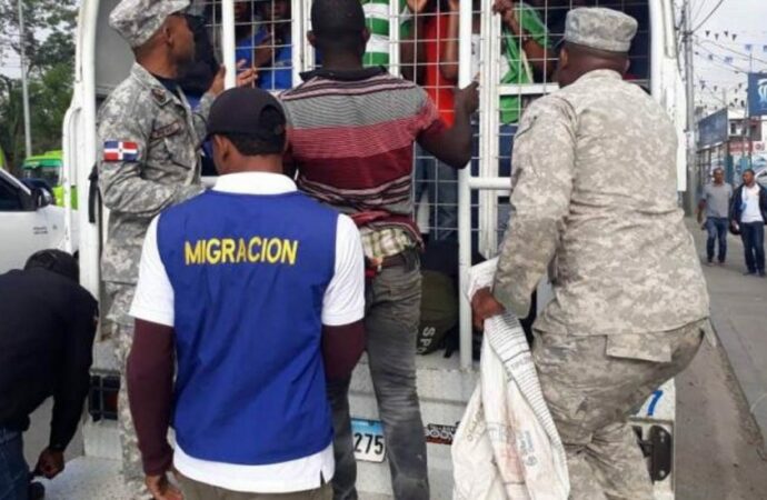 « S’ils rentrent en République Dominicaine, les Haïtiens sanctionnés seront arrêtés », prévient la Migration dominicaine