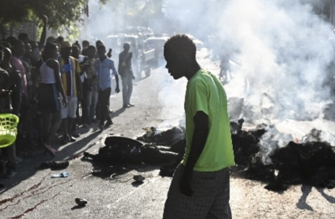 Haïti : plus de 2800 morts depuis l’arrivée au pouvoir du Premier ministre Ariel Henry, s’alarme la FJKL