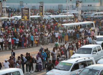 Le Burundi fait face à une nouvelle vague de pénurie de carburant, provoquant d’interminables files d’attente devant les stations-service depuis plus de deux semaines.