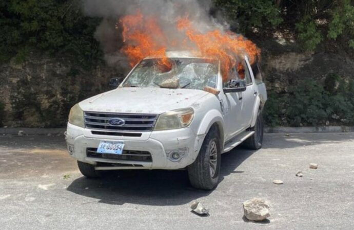 Assassinat du policier Eddy Dorisca : Vive panique devant la résidence officielle du Premier ministre Ariel Henry