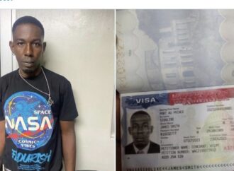 Sécurité : un présumé membre du gang « Kraze Baryè » appréhendé à l’aéroport Toussaint Louverture